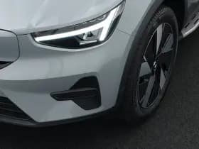 Volvo EX40 thumbnail 31
