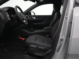 Volvo EX40 thumbnail 8