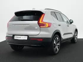 Volvo XC40 thumbnail 2