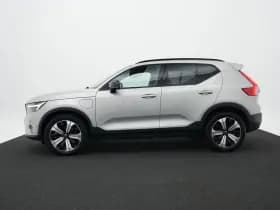 Volvo XC40 thumbnail 3
