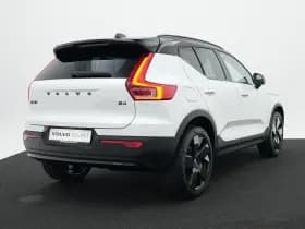 Volvo XC40 thumbnail 2