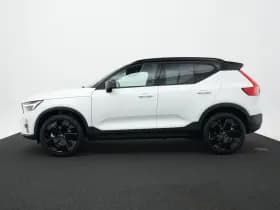 Volvo XC40 thumbnail 3