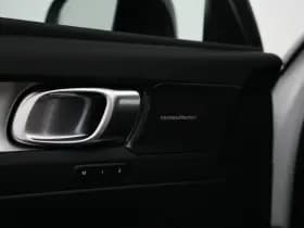 Volvo XC40 thumbnail 25