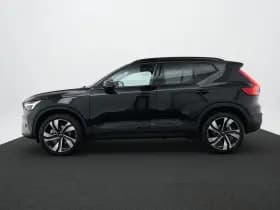 Volvo XC40 thumbnail 3