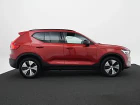 Volvo XC40 thumbnail 4