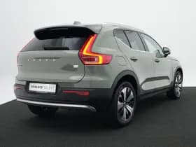 Volvo XC40 thumbnail 2