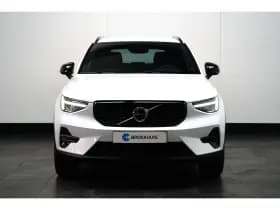 Volvo XC40 thumbnail 3