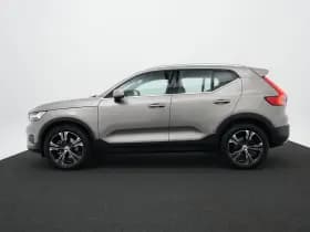 Volvo XC40 thumbnail 3