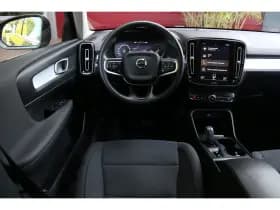 Volvo XC40 thumbnail 6