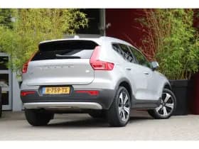 Volvo XC40 thumbnail 2