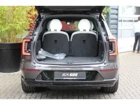 Volvo EX90 thumbnail 9