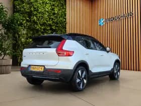 Volvo EX40 thumbnail 2