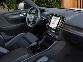 Volvo EX40 thumbnail 3