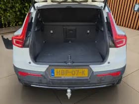 Volvo EX40 thumbnail 8