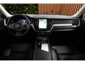 Volvo XC60 thumbnail 3