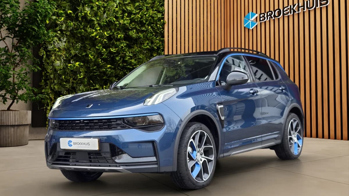 Lynk & Co 01 — foto 1