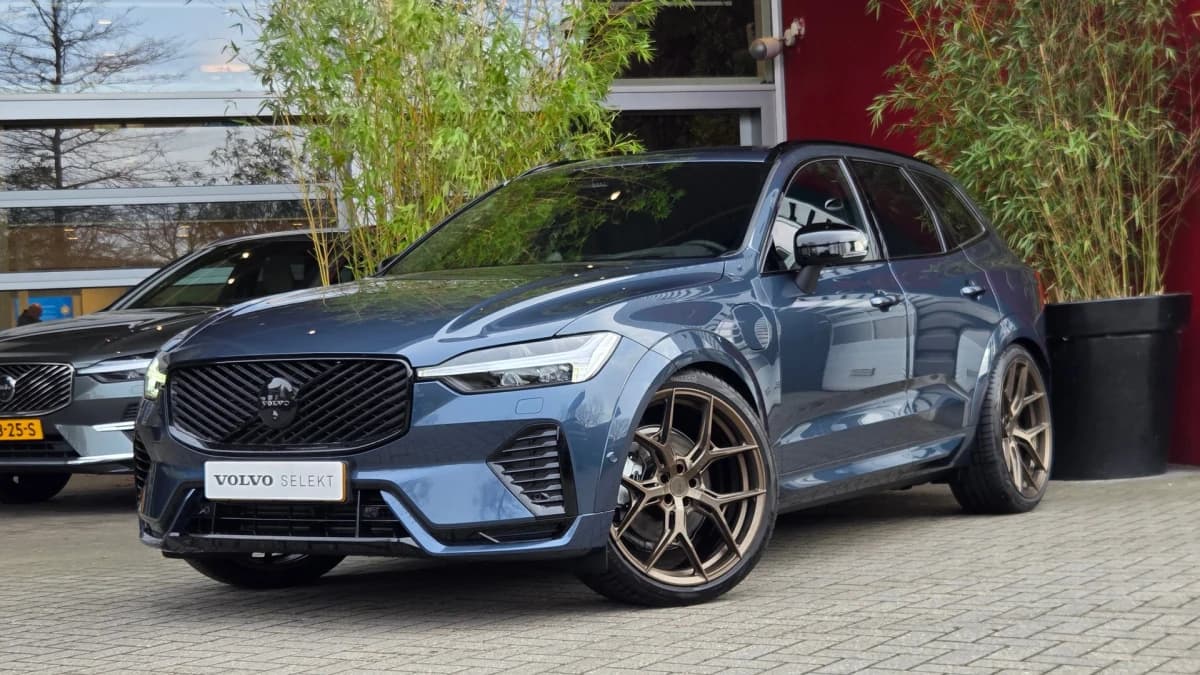 Volvo XC60 — foto 1