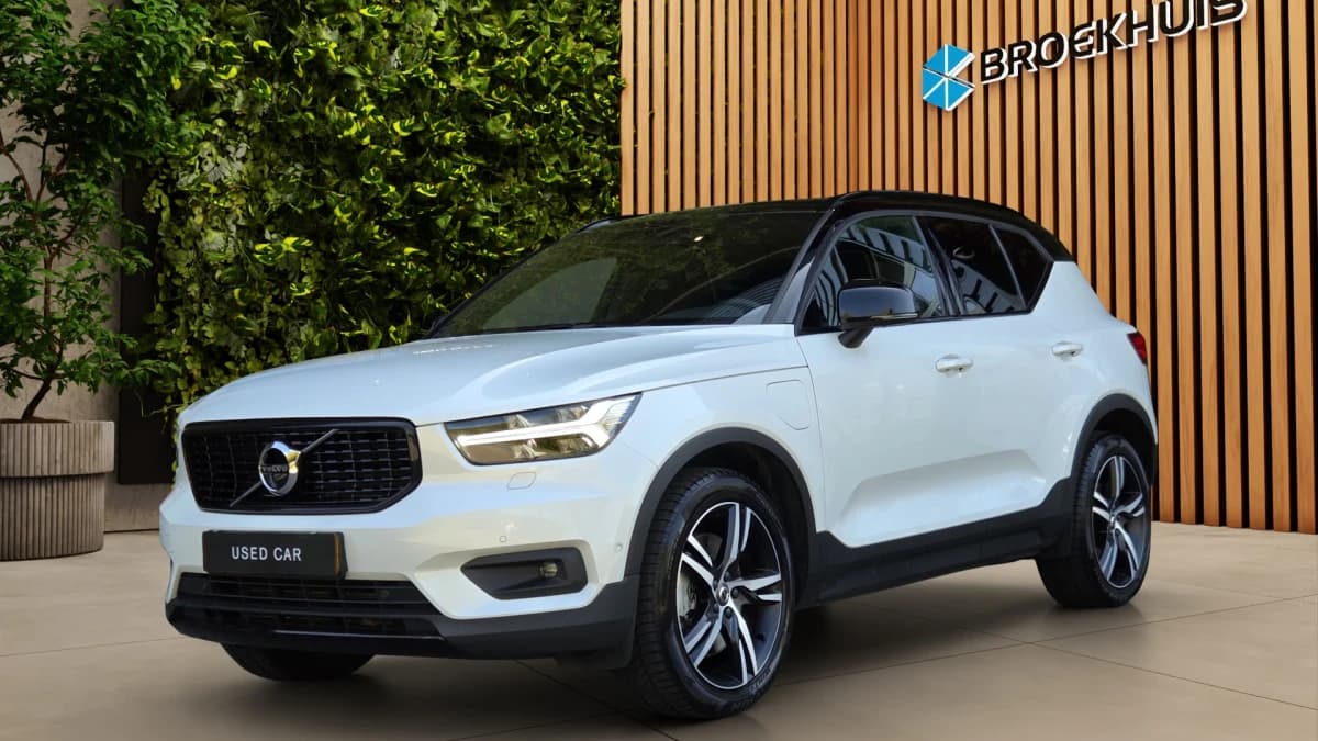 Volvo XC40 — foto 1