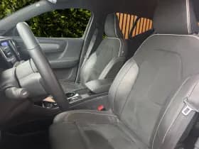 Volvo XC40 thumbnail 10
