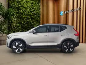 Volvo XC40 thumbnail 3