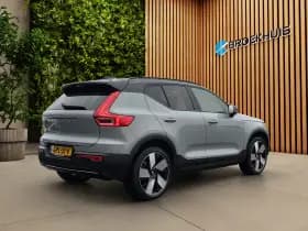 Volvo EX40 thumbnail 2