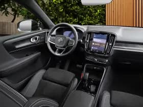 Volvo EX40 thumbnail 4