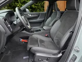 Volvo EX40 thumbnail 5