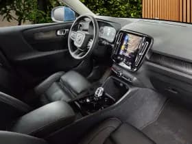 Volvo XC40 thumbnail 3