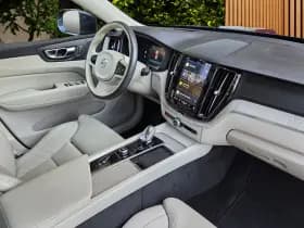Volvo XC60 thumbnail 3