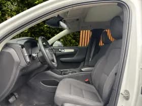 Volvo XC40 thumbnail 4