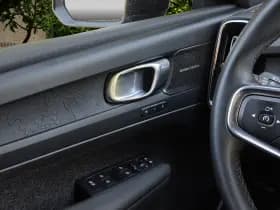 Volvo EX40 thumbnail 17