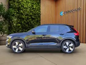 Volvo EX40 thumbnail 4