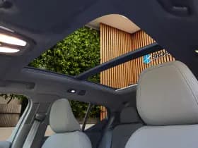 Volvo EX40 thumbnail 6