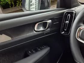 Volvo EX40 thumbnail 18