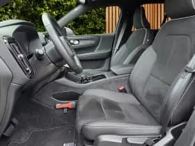 Volvo EX40 thumbnail 6