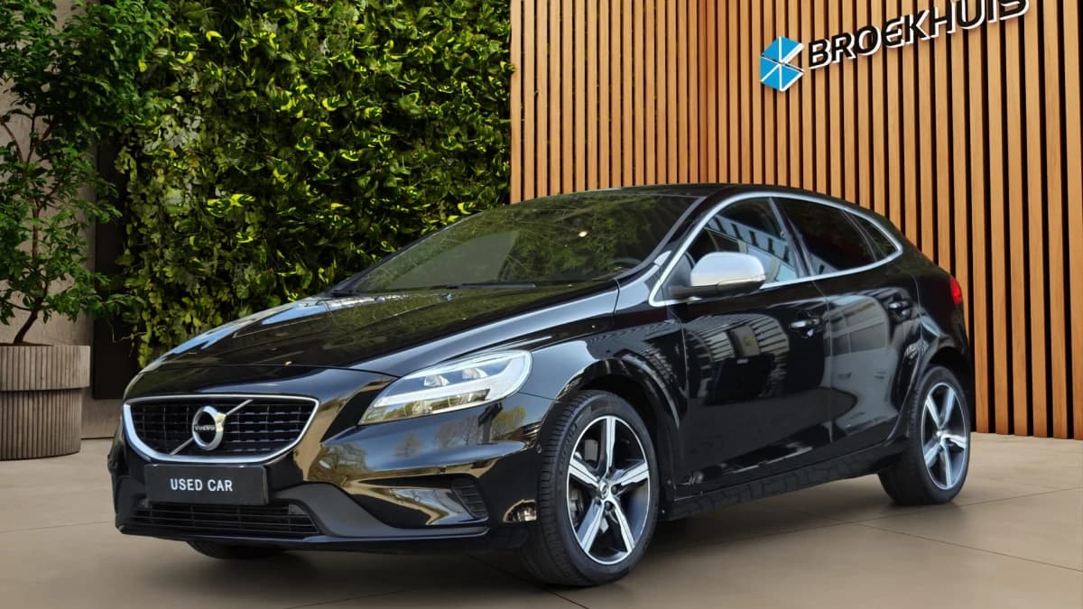 Volvo V40 — foto 1
