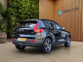Volvo XC40 thumbnail 2