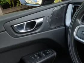 Volvo XC60 thumbnail 18