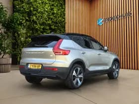 Volvo XC40 thumbnail 2