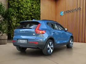 Volvo XC40 thumbnail 2