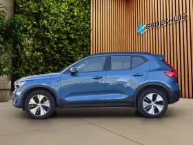 Volvo XC40 thumbnail 4