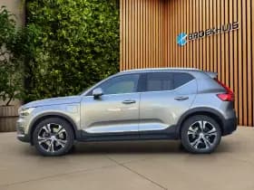 Volvo XC40 thumbnail 4