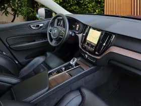 Volvo XC60 thumbnail 3