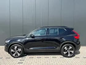 Volvo XC40 thumbnail 2