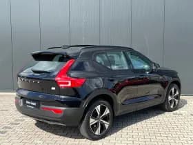 Volvo XC40 thumbnail 3