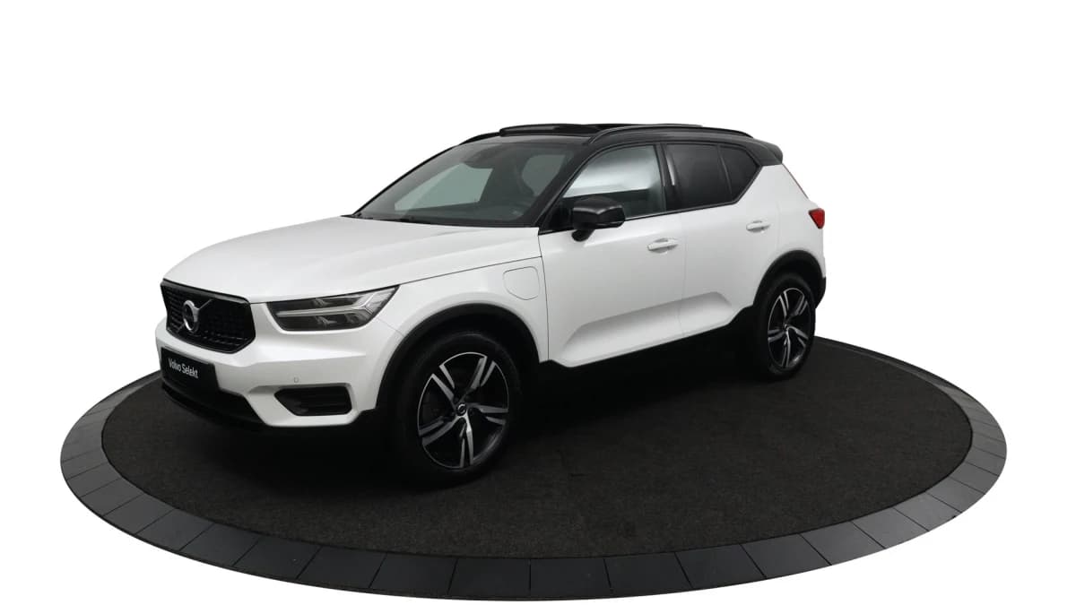 Volvo XC40 — foto 1