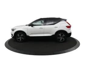 Volvo XC40 thumbnail 2