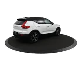 Volvo XC40 thumbnail 4