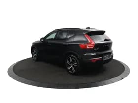 Volvo XC40 thumbnail 3