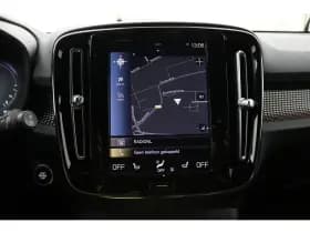 Volvo XC40 thumbnail 5